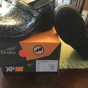 Brand new Dansko XP20 clogs